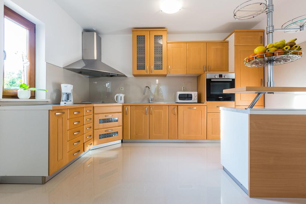 Villa Tina With Swimming Pool, Tennis Court, Games Room, Sauna, Gym, Bbq Policnik Exterior foto